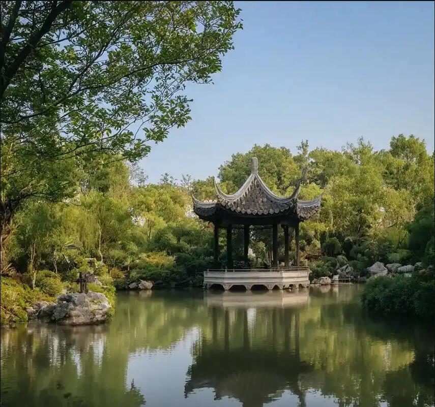 秀城区骤变餐饮有限公司